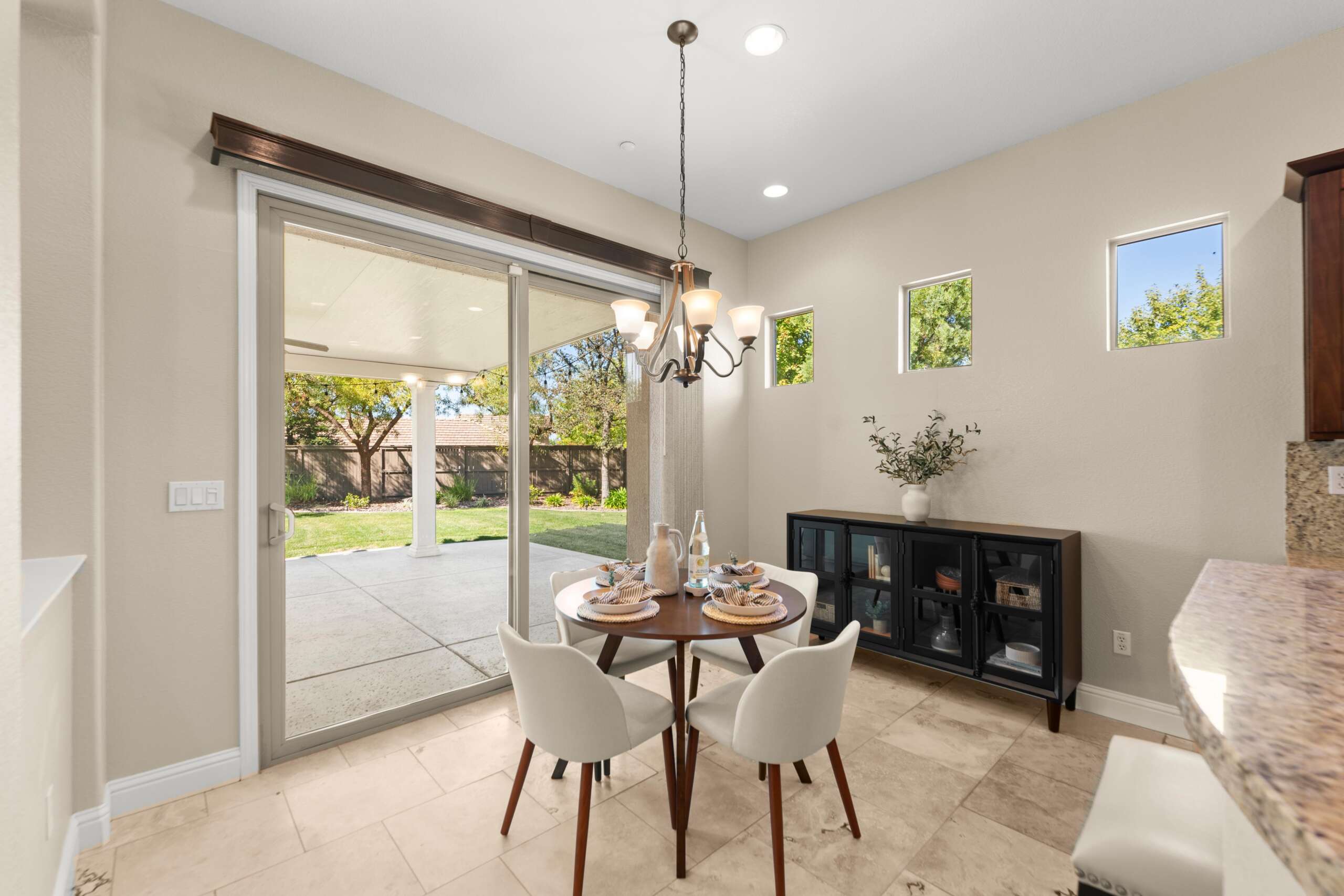 Dinning Room (13)